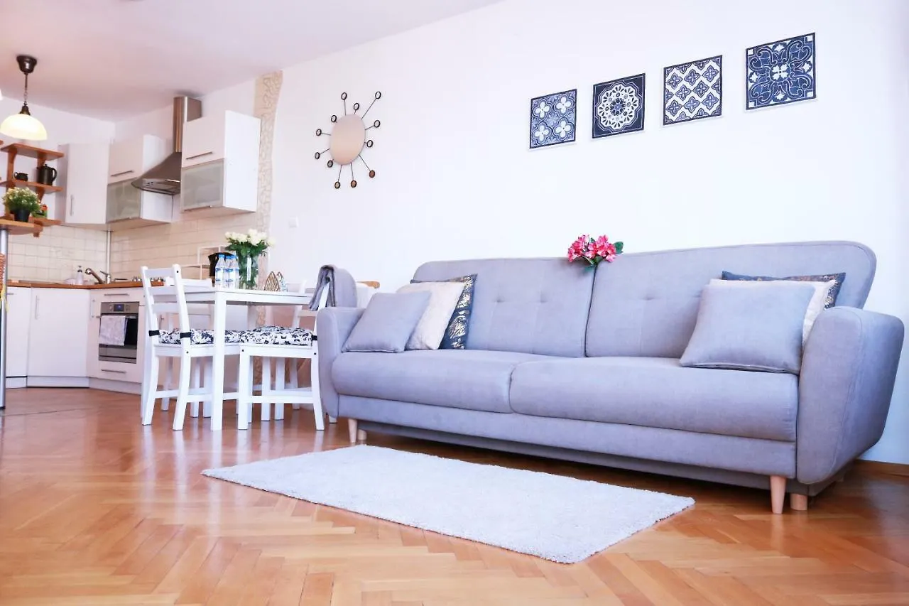 Cozy And Great Location By Cooee Apartments location